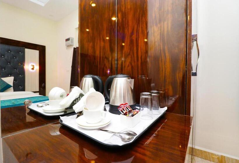 اتاق خانوادگی, Airport Hotel Shivaka Inn