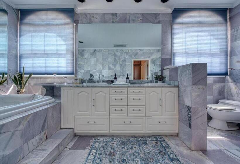 带按摩浴盆的套房, Casa Asturias