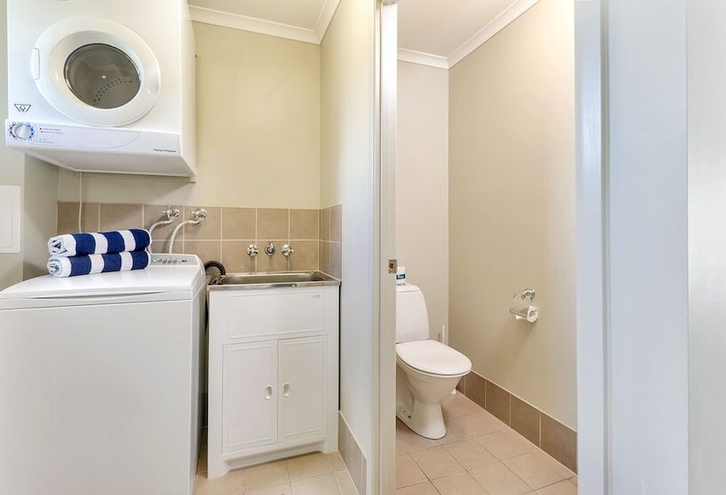 ２ベッドルームアパートメント, Coachmans Inn Warwick