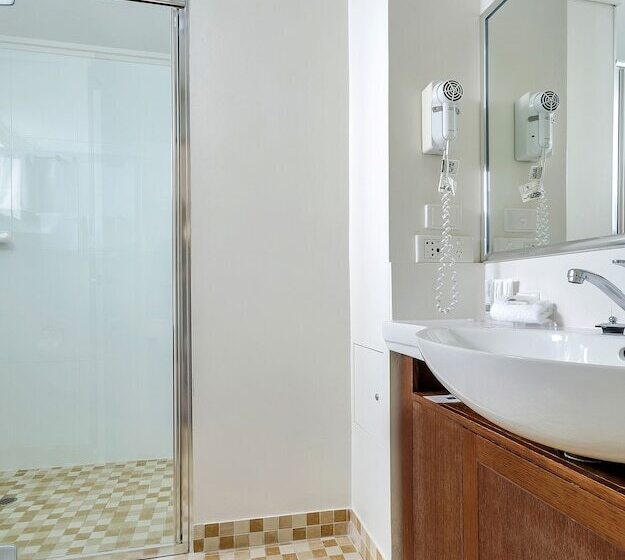 スタンダードルーム, Coachmans Inn Warwick