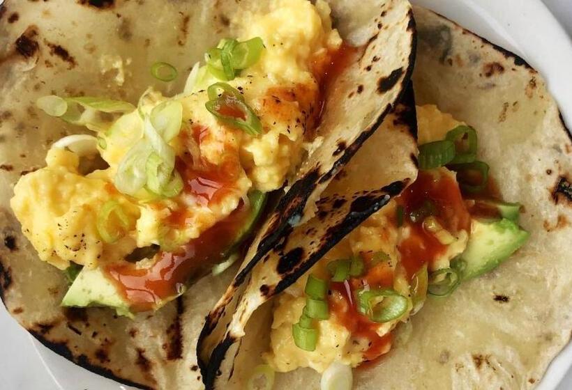 豪华房间, Majestic Shillong