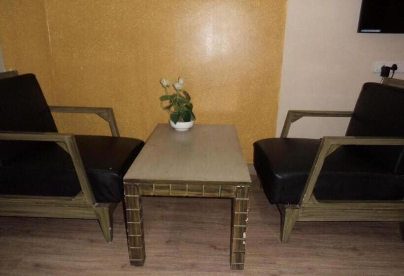 豪华房间, Majestic Shillong