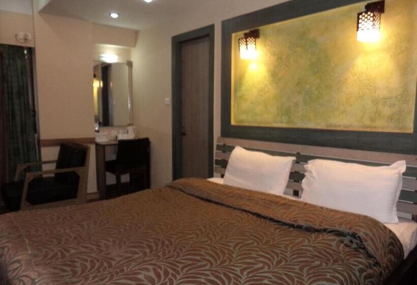 小型豪华套房, Majestic Shillong