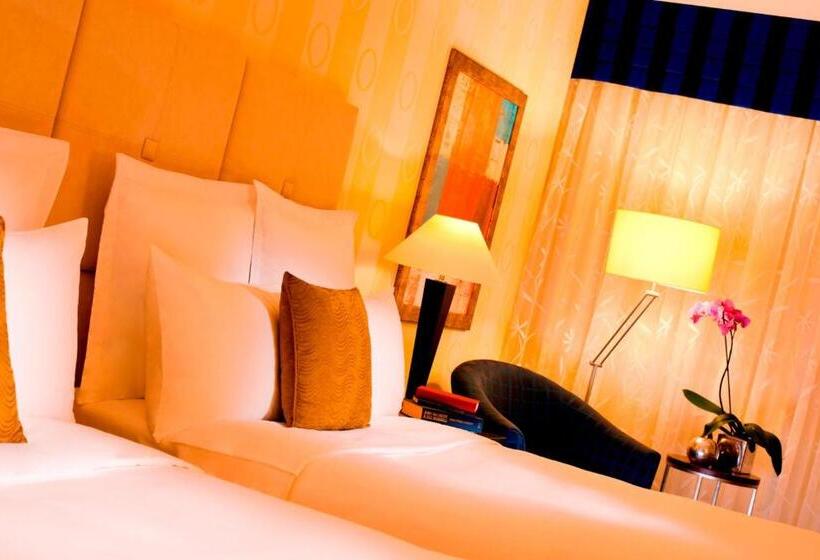 חדר דלוקס, Renaissance By Crystall