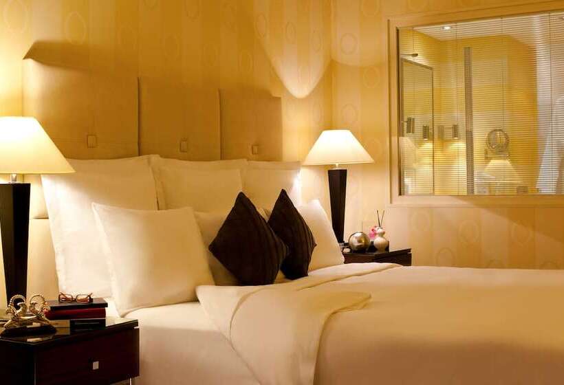 חדר קלאב, Renaissance By Crystall