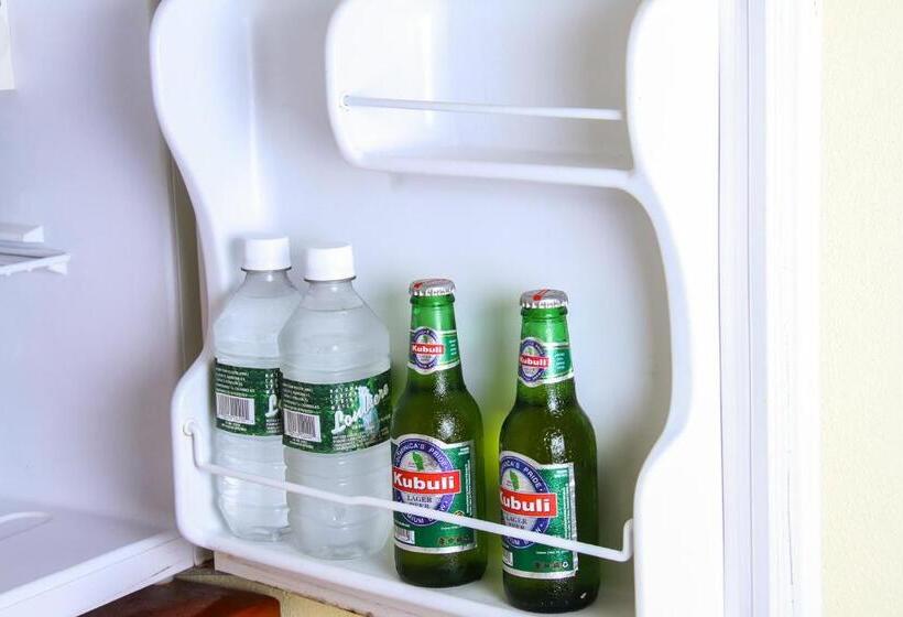 اتاق استاندارد, The Champs