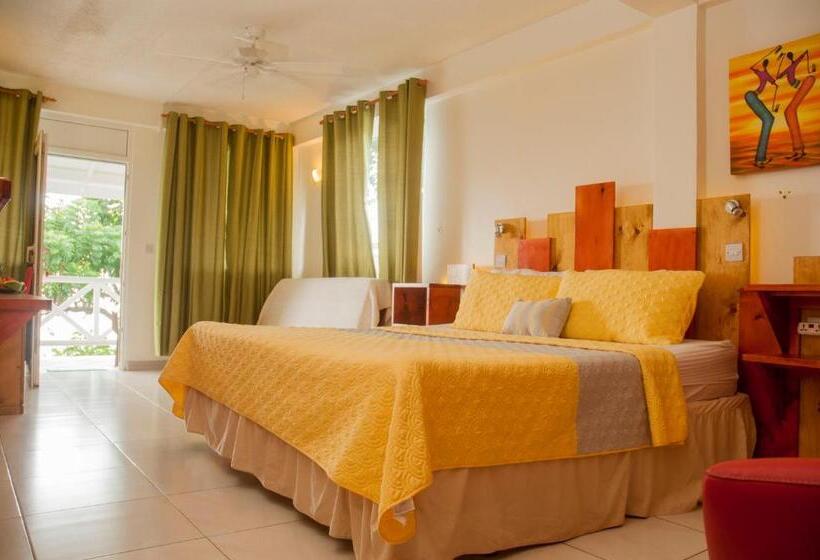 اتاق سوپریور با تخت بزرگ, The Champs