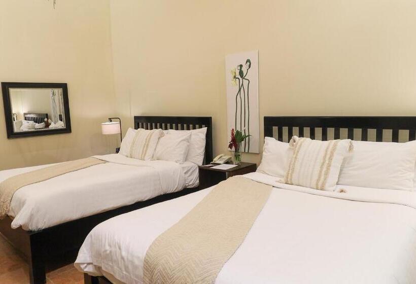 스탠다드 룸 더블 침대 2개, The Riverside Inn