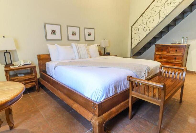 스위트, The Riverside Inn