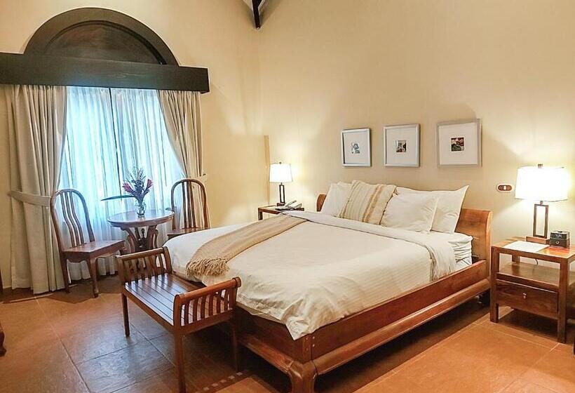 스위트, The Riverside Inn