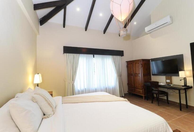 주니어 스위트, The Riverside Inn