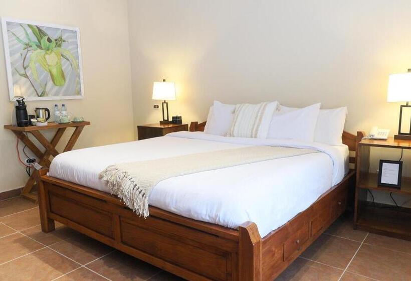 주니어 스위트, The Riverside Inn