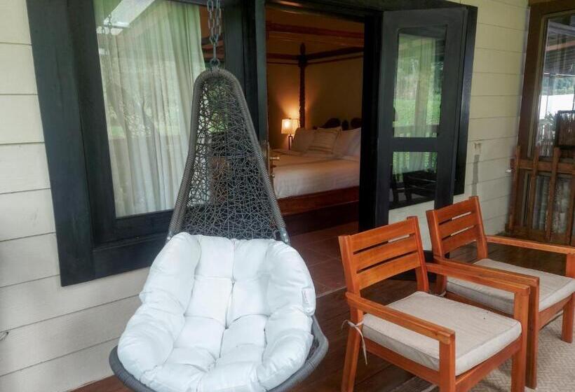 마스터 스위트, The Riverside Inn