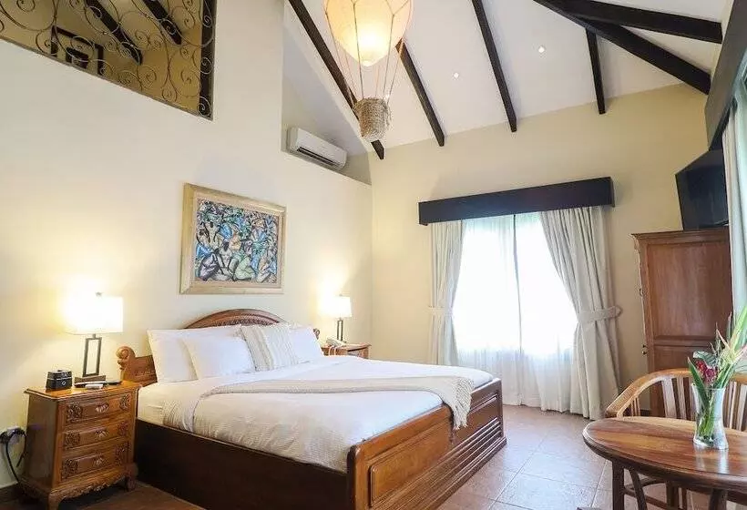 スイート, The Riverside Inn