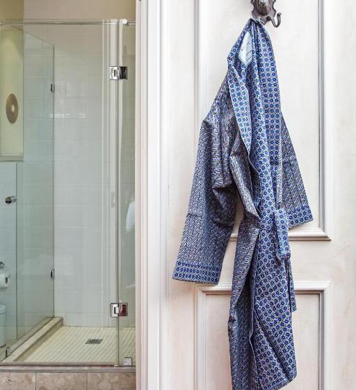 Люкс, The Winston