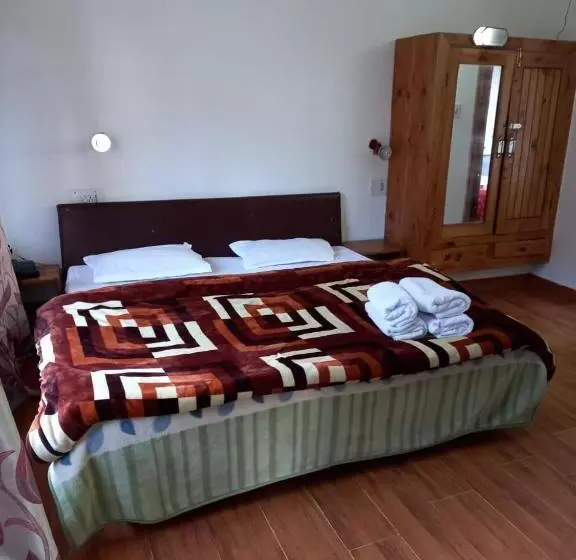 Economy-huone, Tourist Hotel 10 Minutes Walking Distance From The Mall