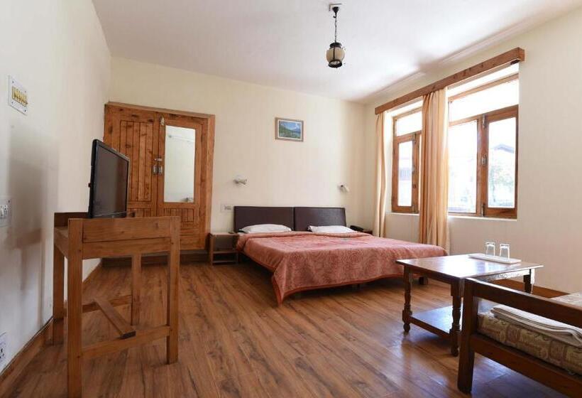 اتاق استاندارد با چشم‌انداز باغ, Tourist Hotel 10 Minutes Walking Distance From The Mall