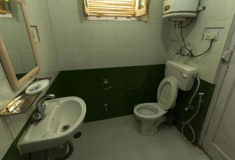 バルコニー付きデラックスルーム, Tourist Hotel 10 Minutes Walking Distance From The Mall