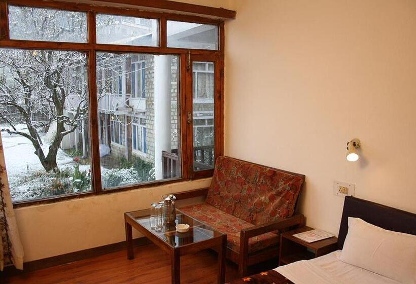 バルコニー付スタンダード４ベッドルーム, Tourist Hotel 10 Minutes Walking Distance From The Mall