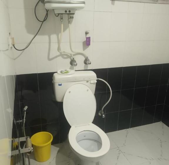 エコノミールーム, Tourist Hotel 10 Minutes Walking Distance From The Mall