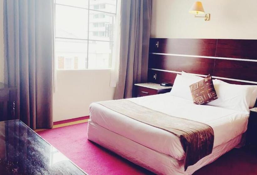 Номер Deluxe, Vr Hamilton