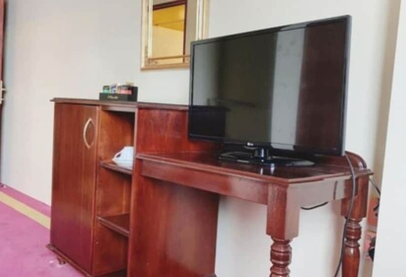 Номер Superior, Vr Hamilton