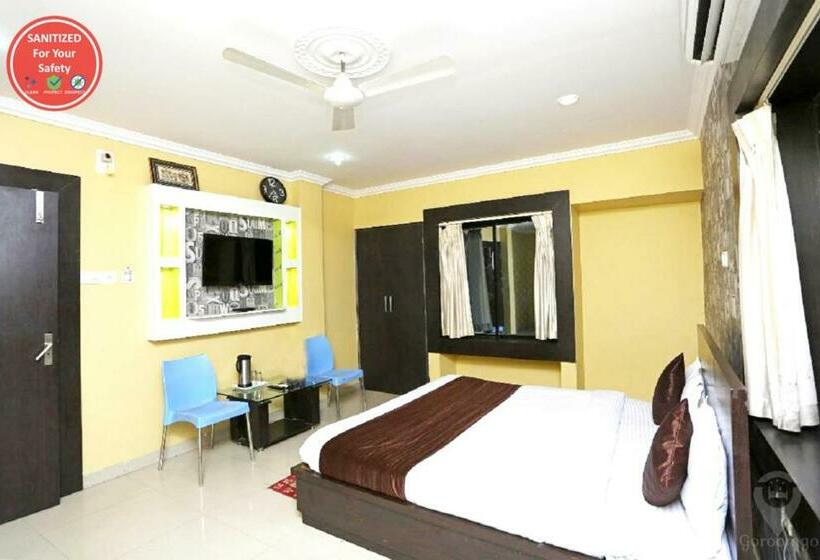 غرفة ديلوكس سرير كينج, Sai Sandpiper Puri Near Sea Beach Wifi & Restaurant Facilities  Best Choice Of Travellers By Morserv