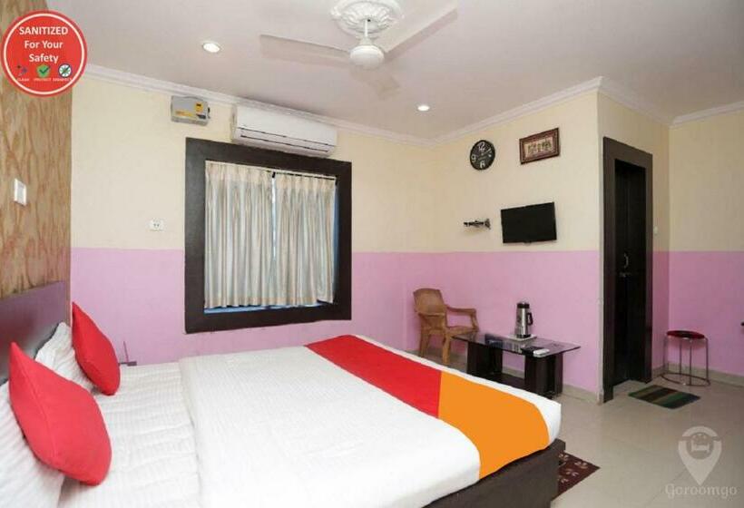 غرفة ديلوكس سرير كينج, Sai Sandpiper Puri Near Sea Beach Wifi & Restaurant Facilities  Best Choice Of Travellers By Morserv