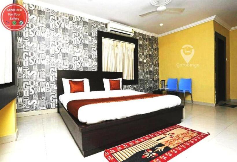 اتاق لوکس با تخت بزرگ, Sai Sandpiper Puri Near Sea Beach Wifi & Restaurant Facilities  Best Choice Of Travellers By Morserv