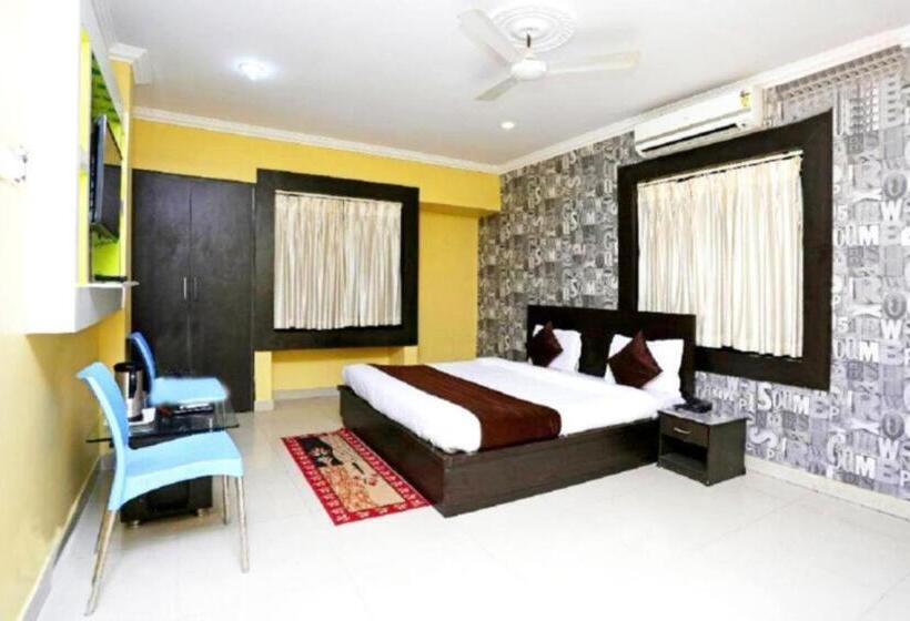 اتاق لوکس با تخت بزرگ, Sai Sandpiper Puri Near Sea Beach Wifi & Restaurant Facilities  Best Choice Of Travellers By Morserv