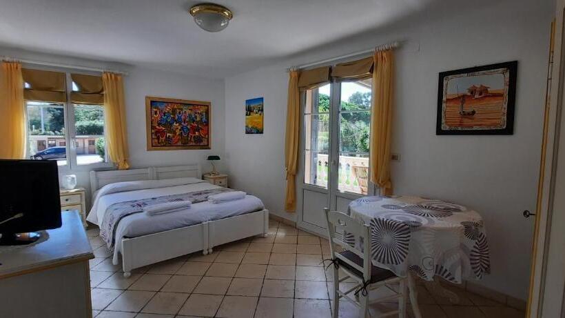 プールの見えるデラックスルーム, Villa Playa Del Sol   B2