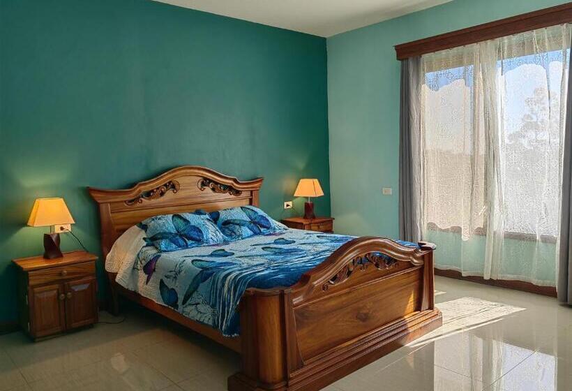 스탠다드 스튜디오 (전망), Monteverde House