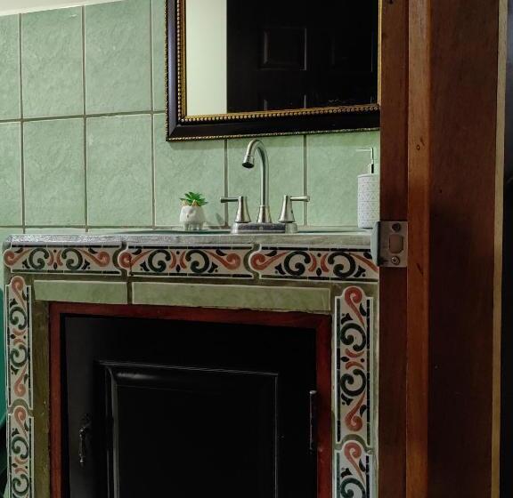 침실 1개 주택, Monteverde House