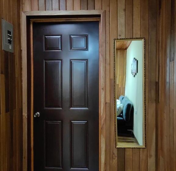 침실 1개 주택, Monteverde House