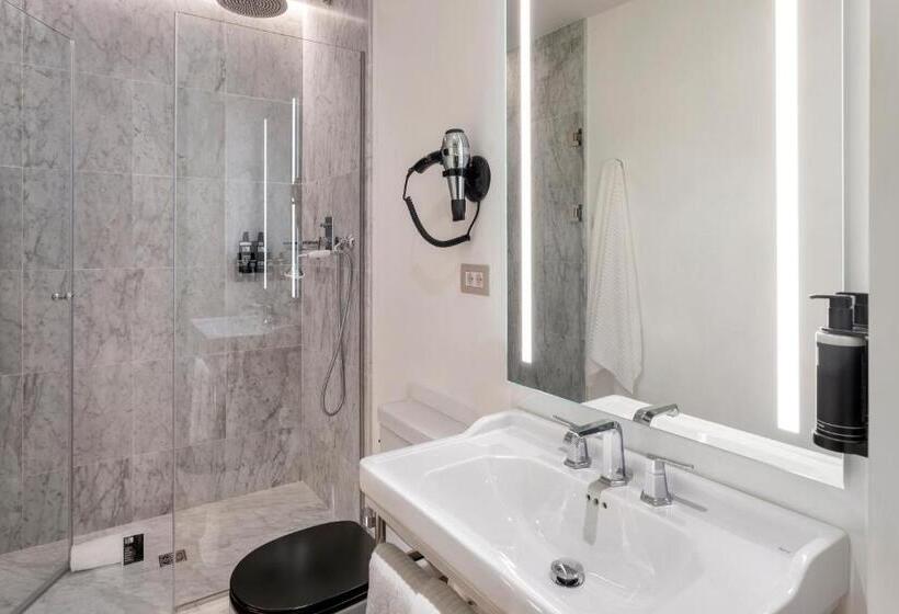 Номер Economy, One Shot Aragó