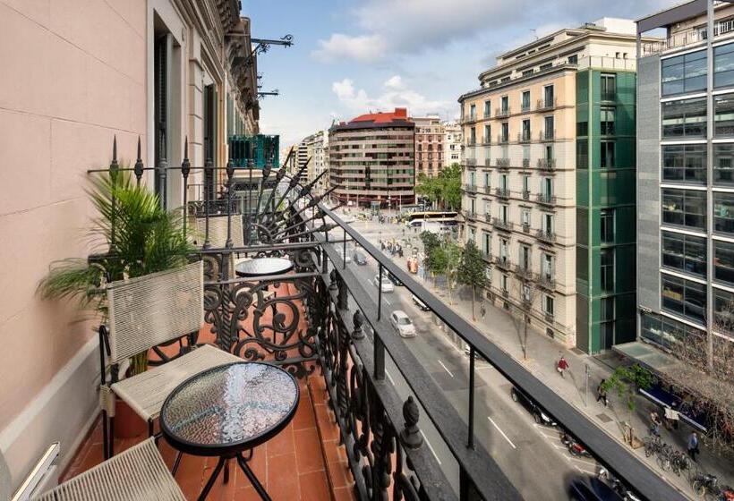 Номер Superior, One Shot Aragó