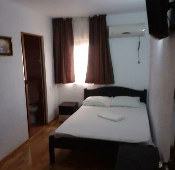 스탠다드 룸 킹사이즈 침대, Camere De închiriat Duly Costinești