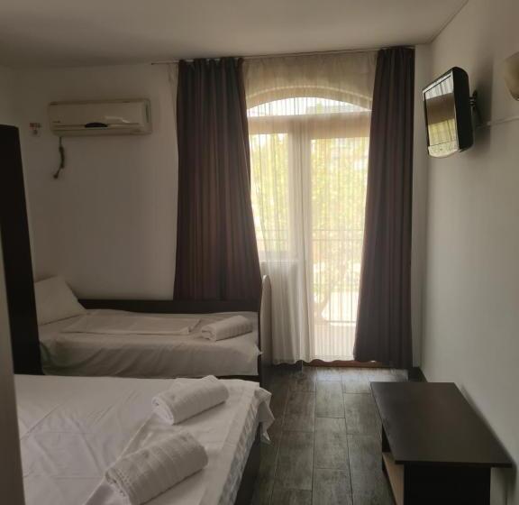 디럭스 트리플 룸, Camere De închiriat Duly Costinești