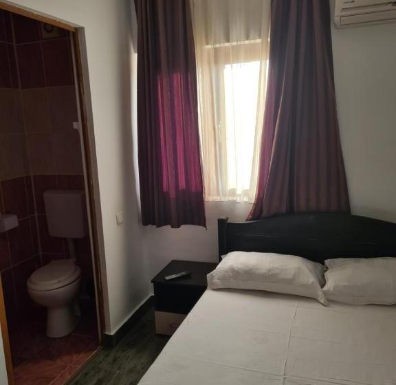 스탠다드 룸 킹사이즈 침대, Camere De închiriat Duly Costinești