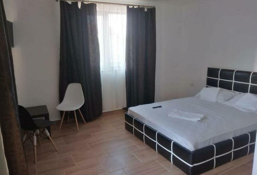 اتاق لوکس, The Sweet House