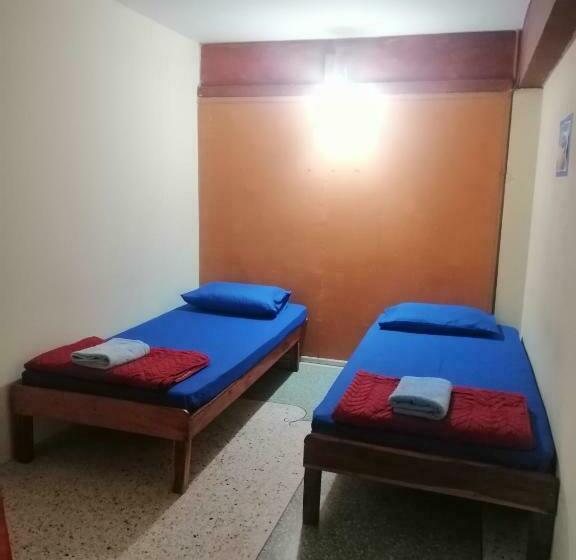 Кровать в Общей Комнате, Banphe​ Hostel