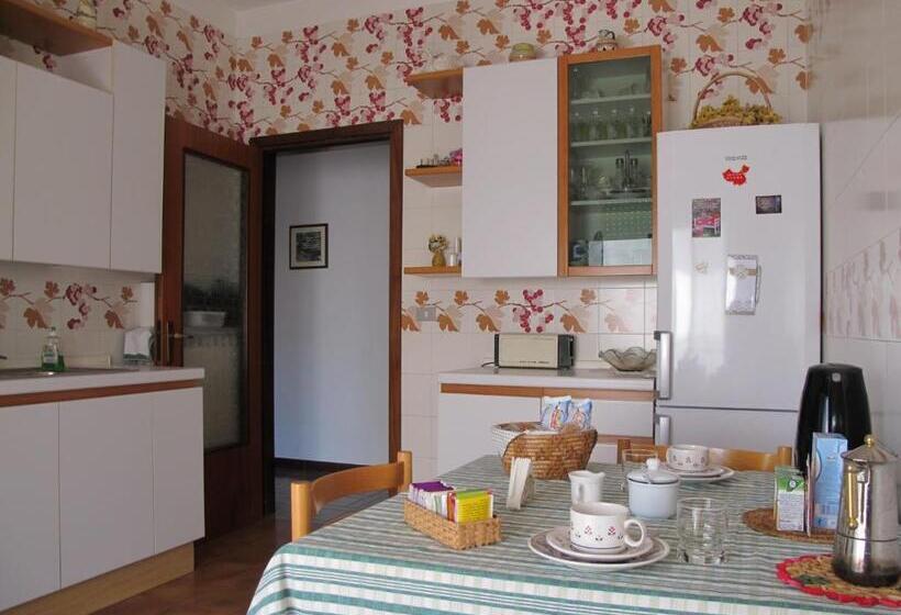 Номер Стандарт, Brilliant Holiday