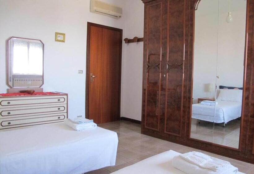 Номер Стандарт, Brilliant Holiday