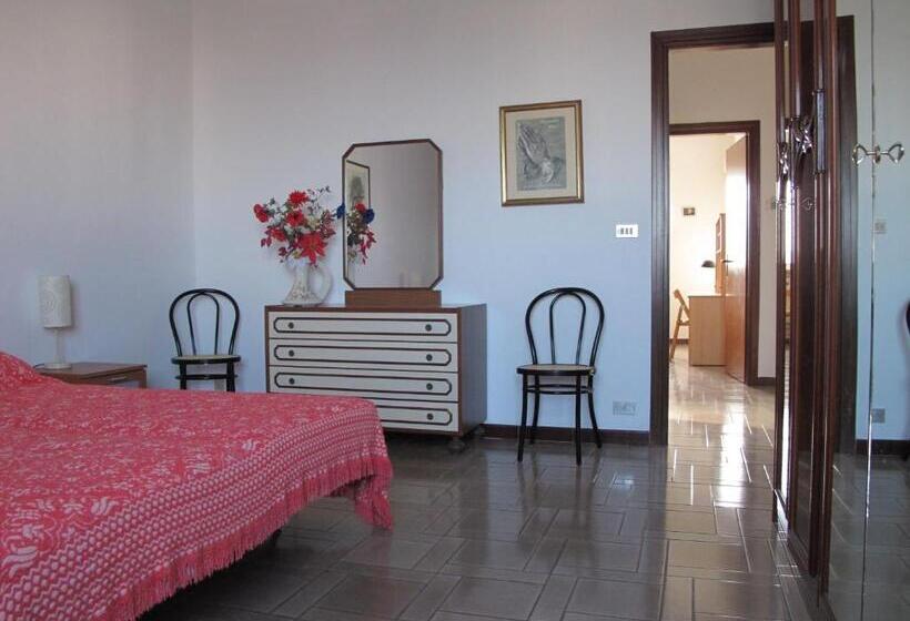 Номер Стандарт, Brilliant Holiday