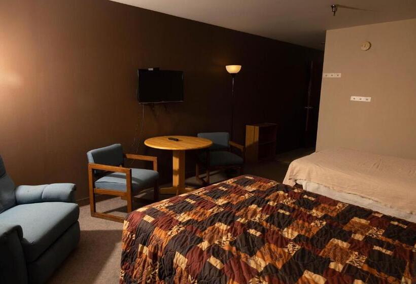 经济房, Lafayette Inn