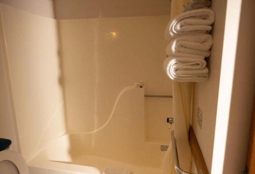 带大床的标准间, Lafayette Inn