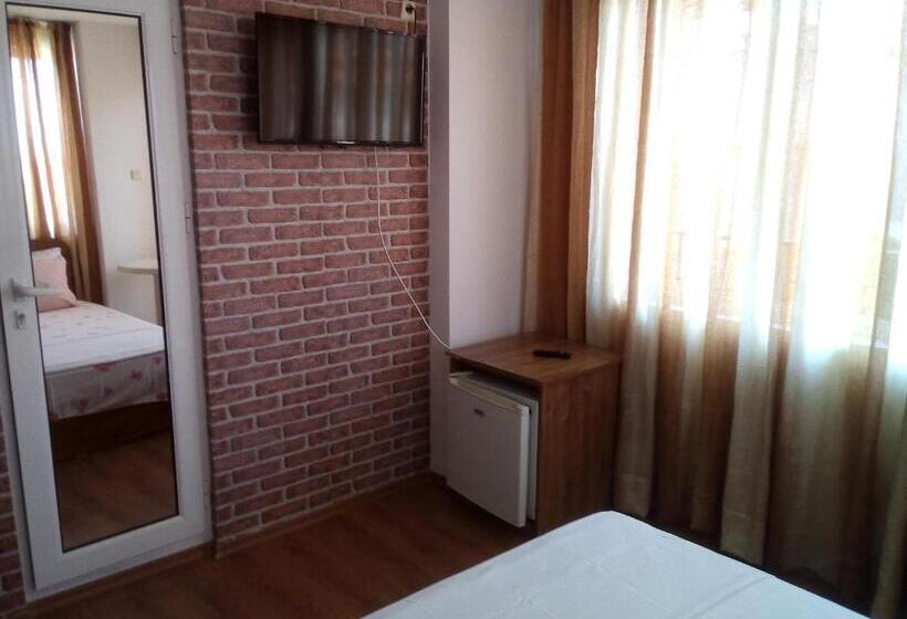 Номер Стандарт Вид на Сад, Guest House Villa Stefi