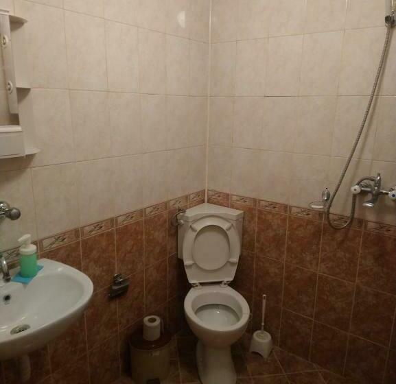 חדר סטנדרט לשלושה עם מרפסת, Guest House Emmy