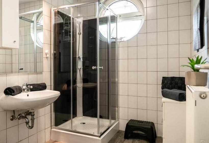 デラックスルーム, Margret Haus