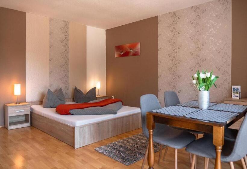 ガーデンビューファミリールーム, Margret Haus